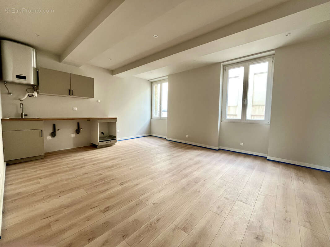 Appartement à MARSEILLE-1E