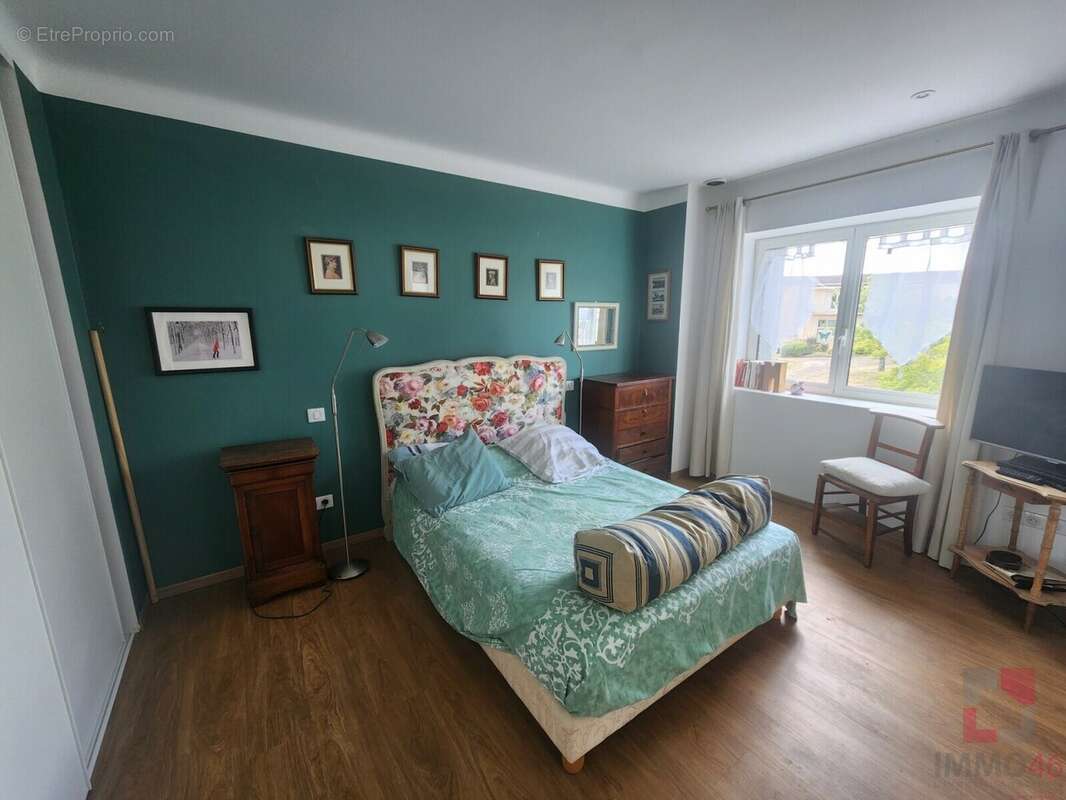 Maison 166 m² à Puy-L'eveque  - photo 6