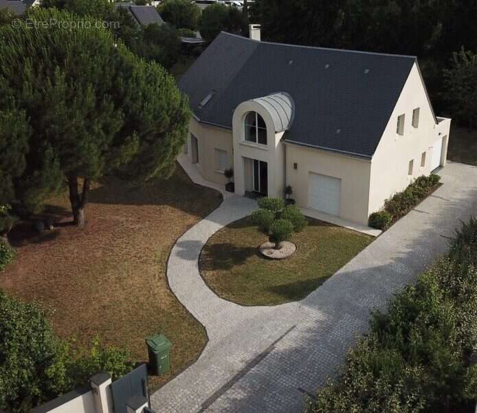 Maison à SAINT-CYR-SUR-LOIRE