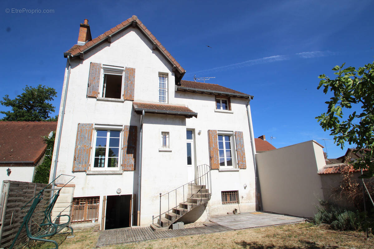 Maison à DIOU