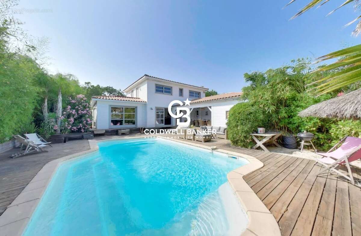 Maison à VILLENEUVE-DE-LA-RAHO