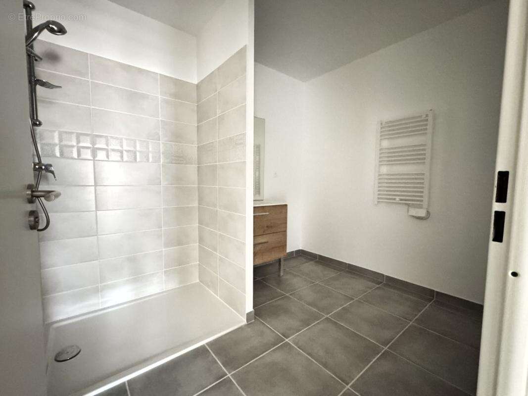 Appartement à VIAS