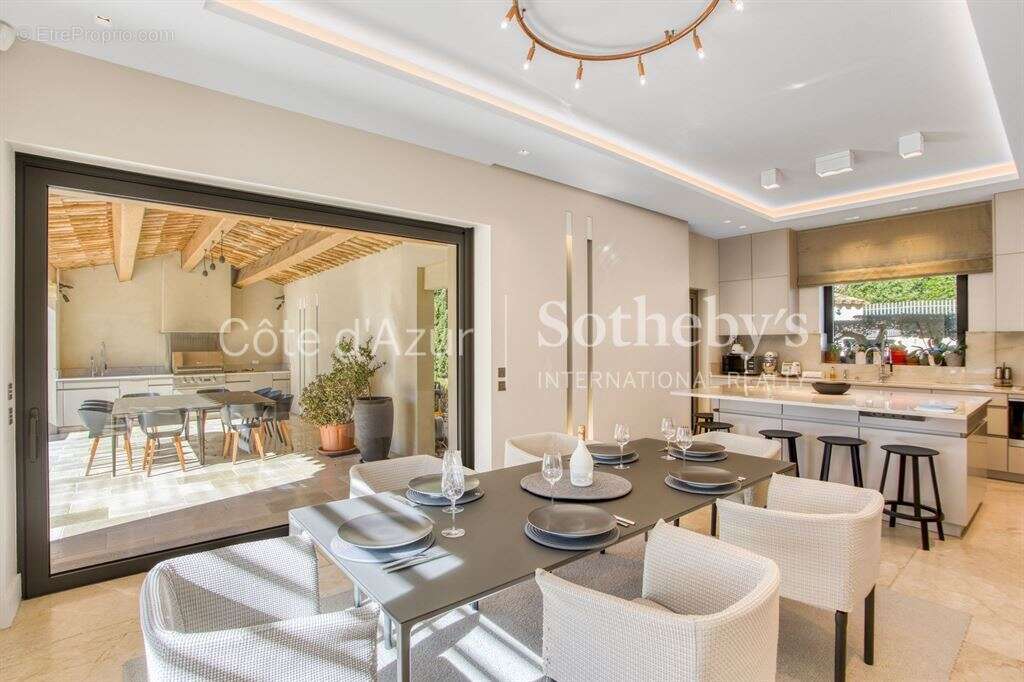 Maison à TOURRETTES