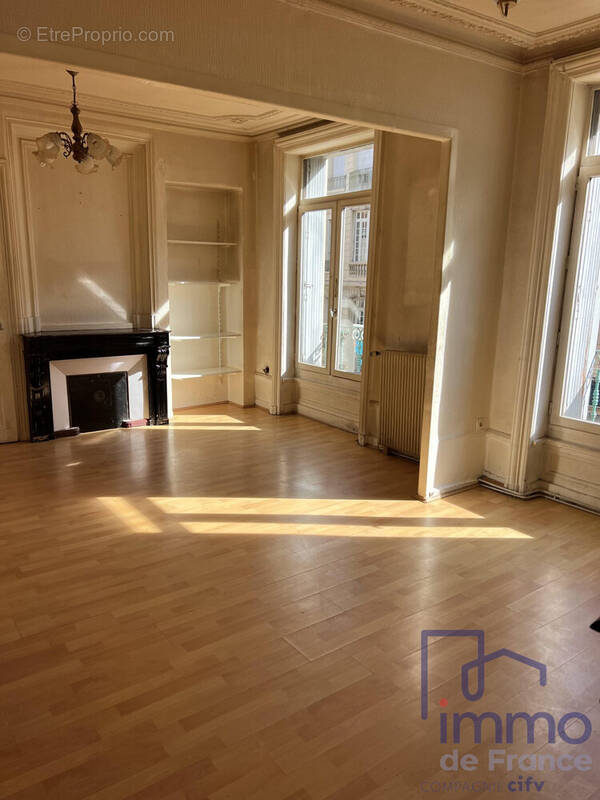 Appartement à SAINT-ETIENNE