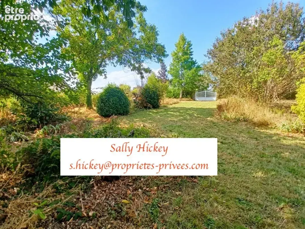 Sally Hickey vous propose EN EXCLUSIVITÉ un terrain à bâtir de 669 m² dans la commune de NIVILLAC - photo 4