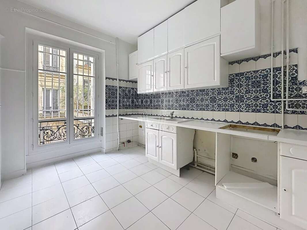 Appartement à PARIS-8E