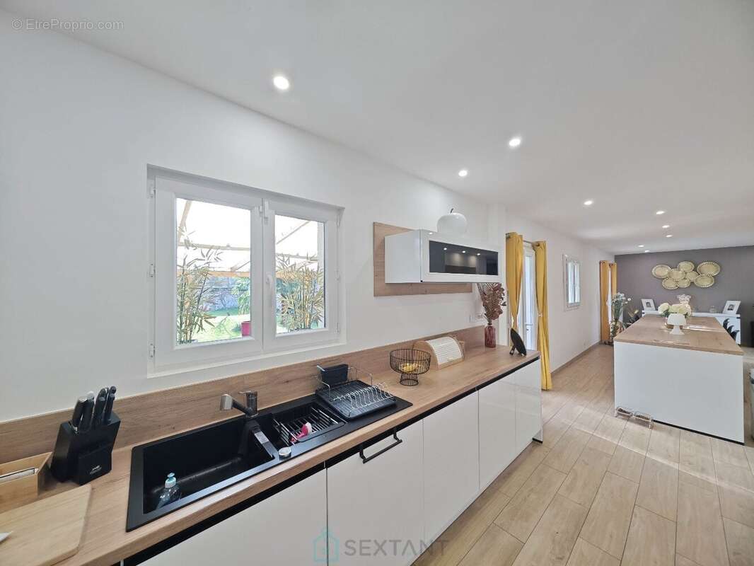 Maison à SAINT-SAUVEUR-SUR-ECOLE