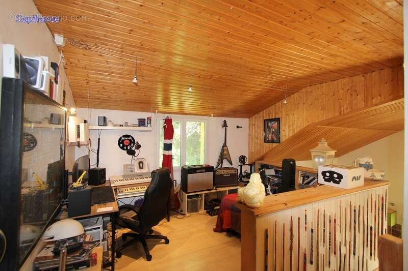 Maison à VERNOUX-EN-VIVARAIS