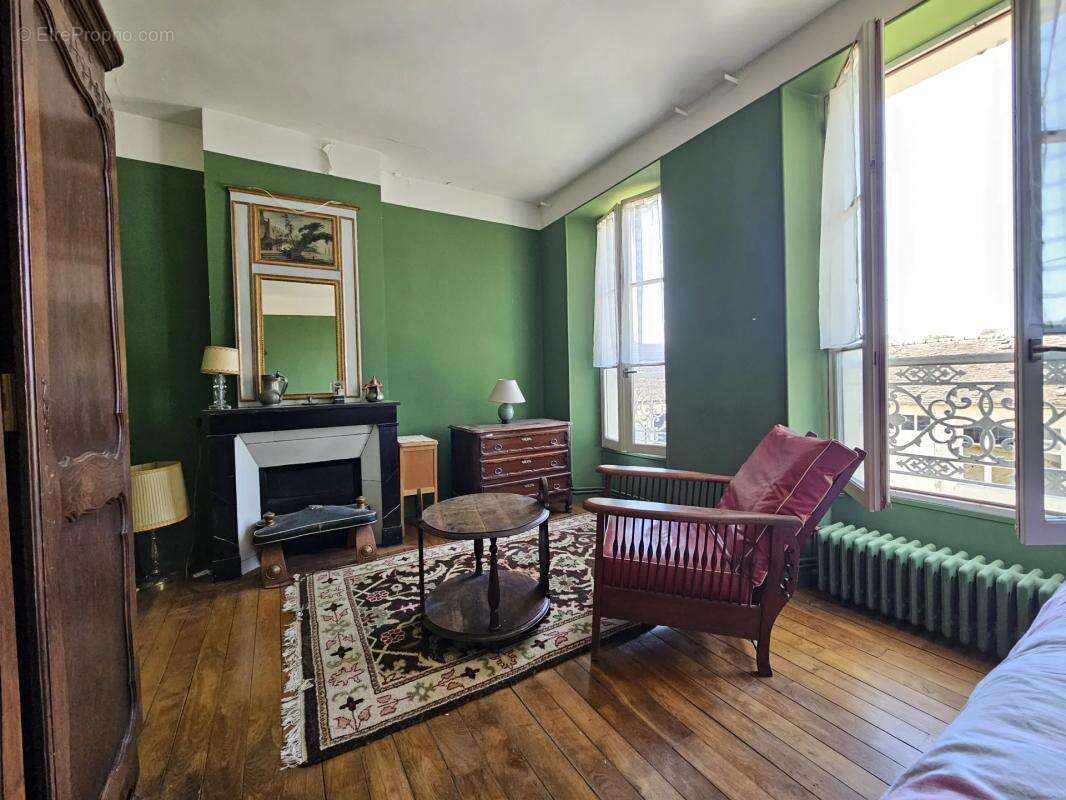 Maison à FONTAINEBLEAU