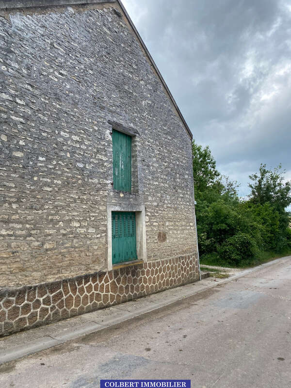 Maison de village avec dépendances à ,rénover à PREHY - photo 4