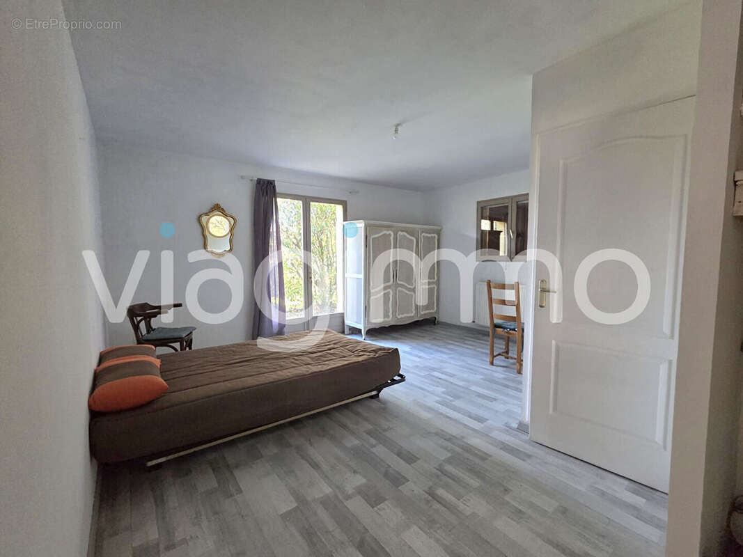 Maison à MONTELIMAR