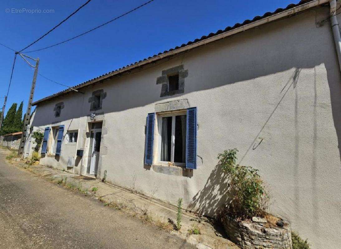 Maison à NANTEUIL-EN-VALLEE