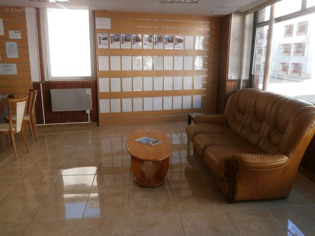 Terrain a batir pour usage professionel ou commercial - photo 11