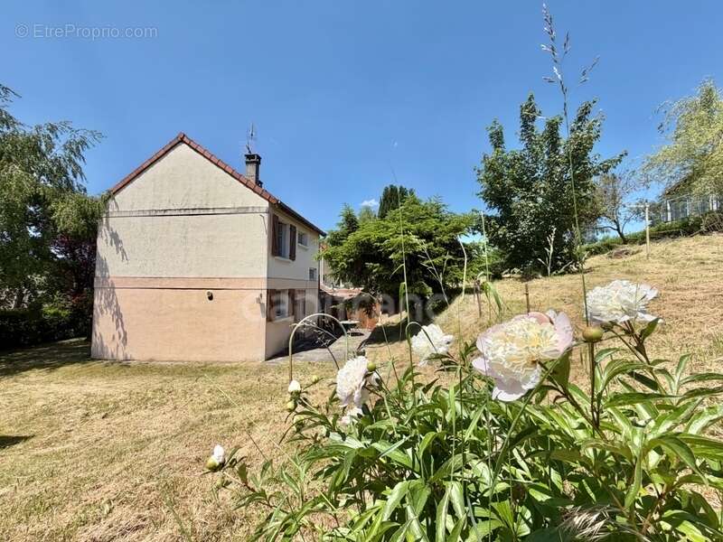 Maison à SAINT-JUST-EN-CHEVALET