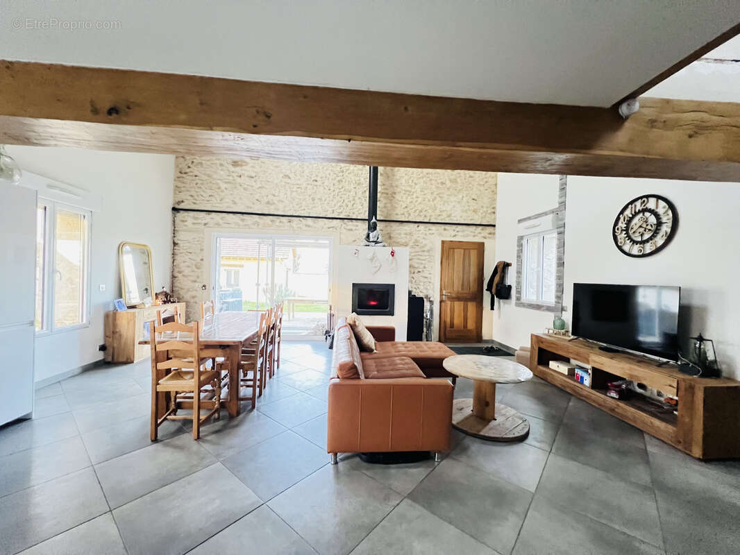 Maison à AUNAY-SOUS-AUNEAU