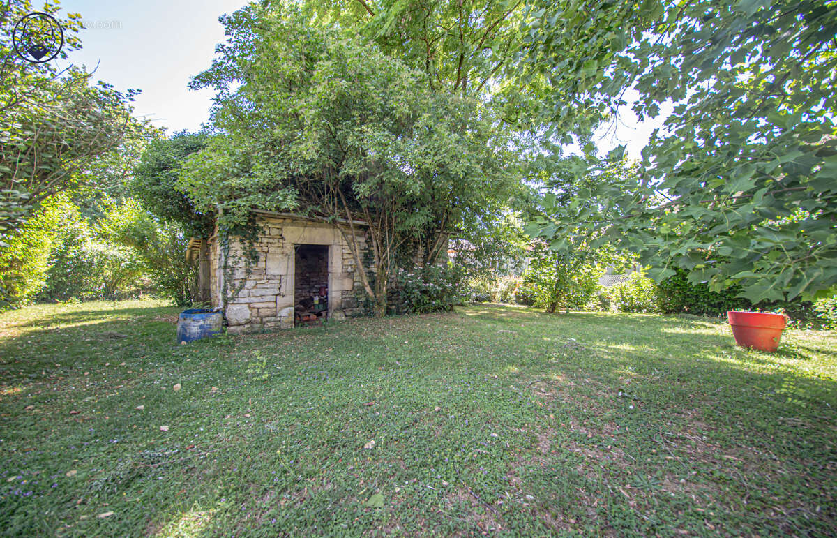 Coup de cœur ! Maison de charme avec terrasse, grand jardin et dépendance - photo 18
