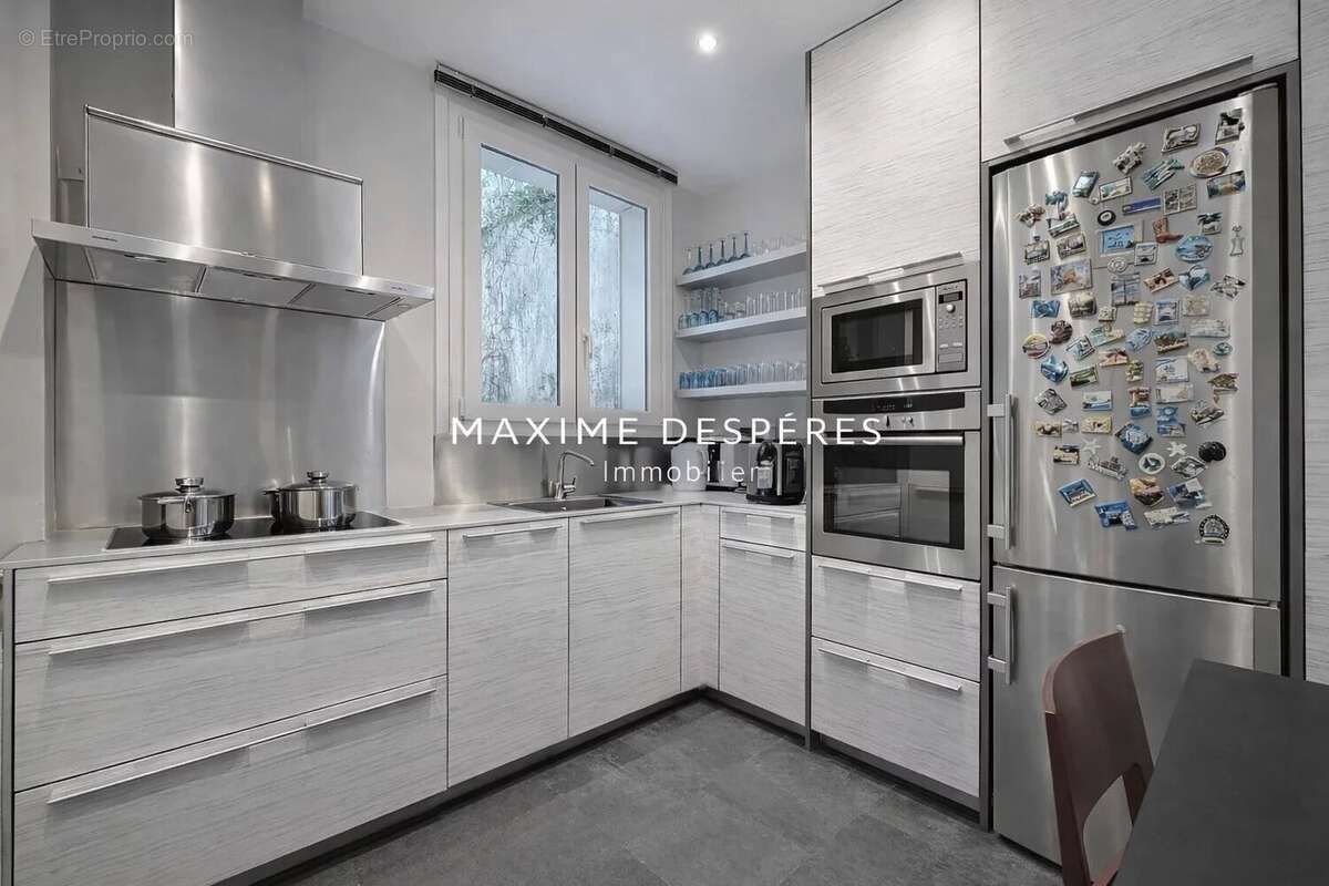Appartement à NEUILLY-SUR-SEINE
