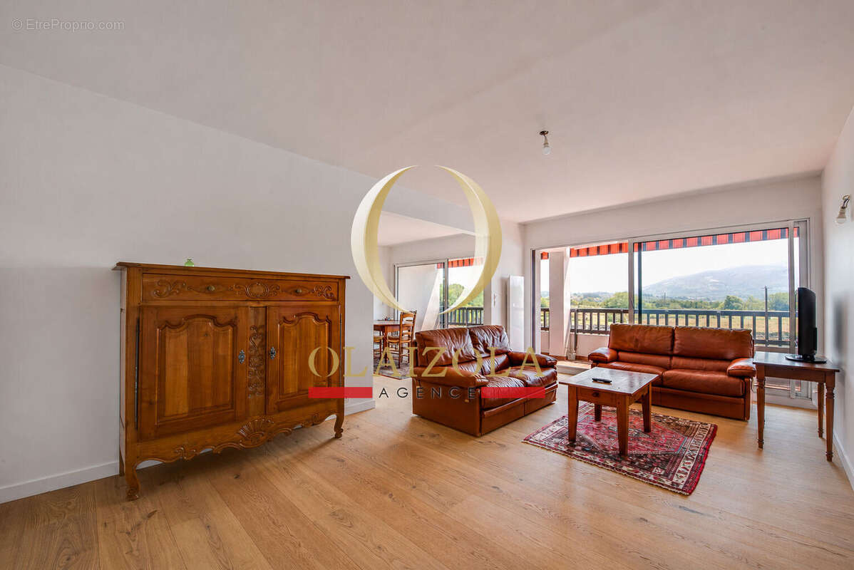 SAINT-JEAN-DE-LUZ - Appartement rénové avec terrasses, vue Nivelle et golf - photo 6