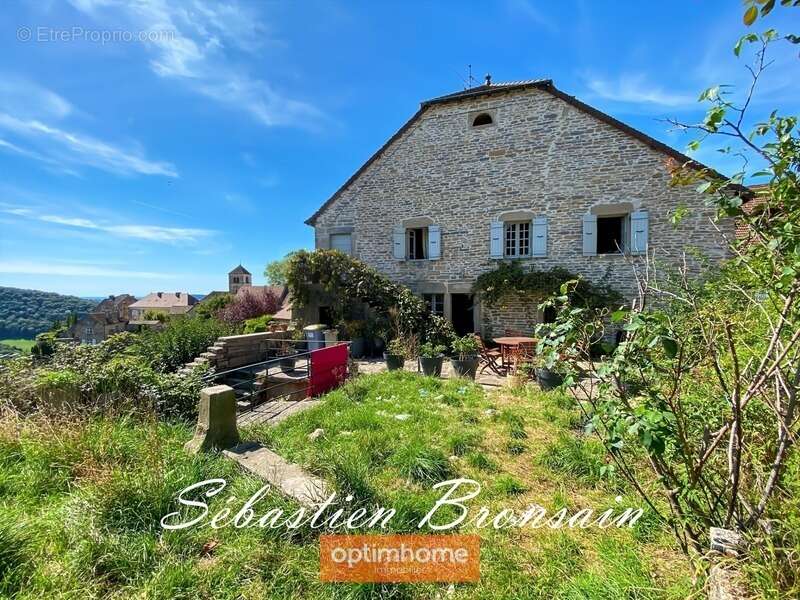 Maison à CHATEAU-CHALON