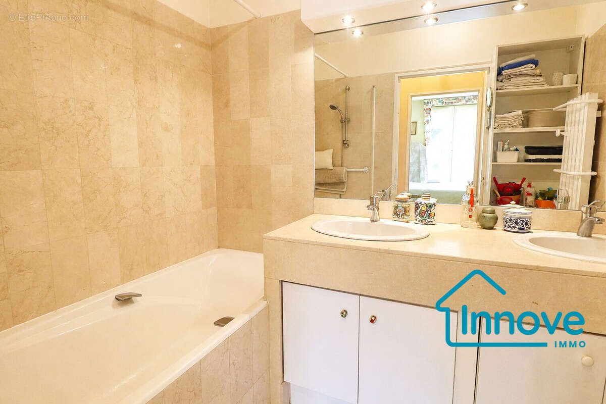 Appartement 92 m² à Versailles  - photo 8