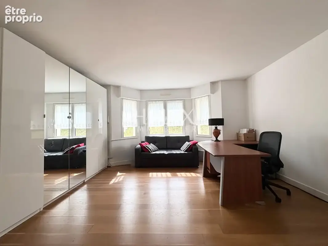 Magnifique maison contemporaine aux volumes généreux à L'Etang La Ville de 249 M² - photo 7