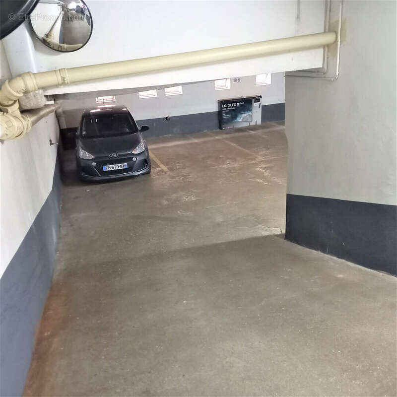 Parking à PARIS-15E