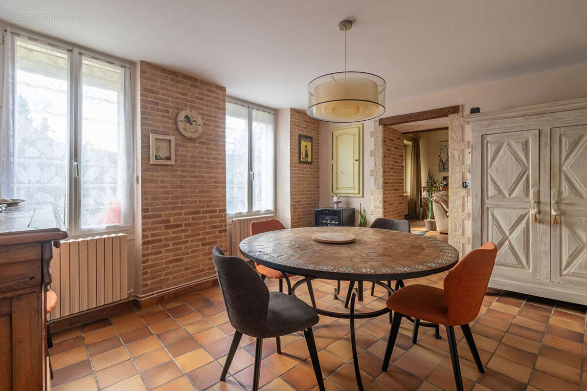 Maison à SAINT-LEON-SUR-L&#039;ISLE