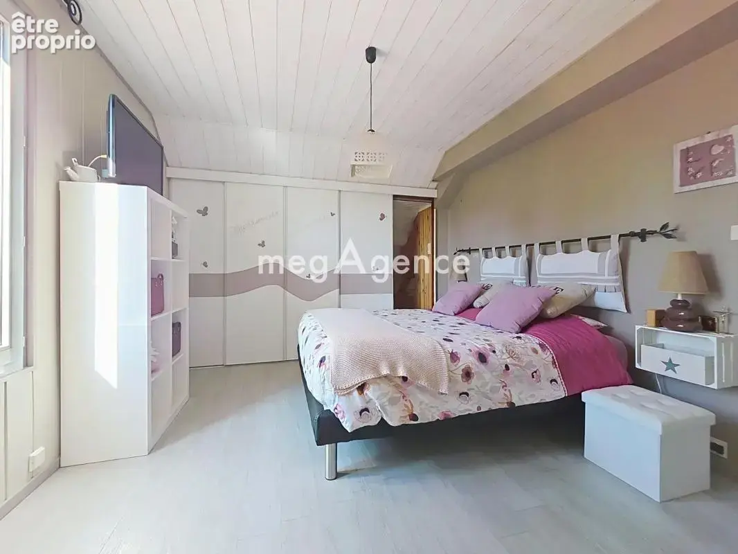 Maison de charme – Beaux volumes, 3 chambres et jardin - photo 8