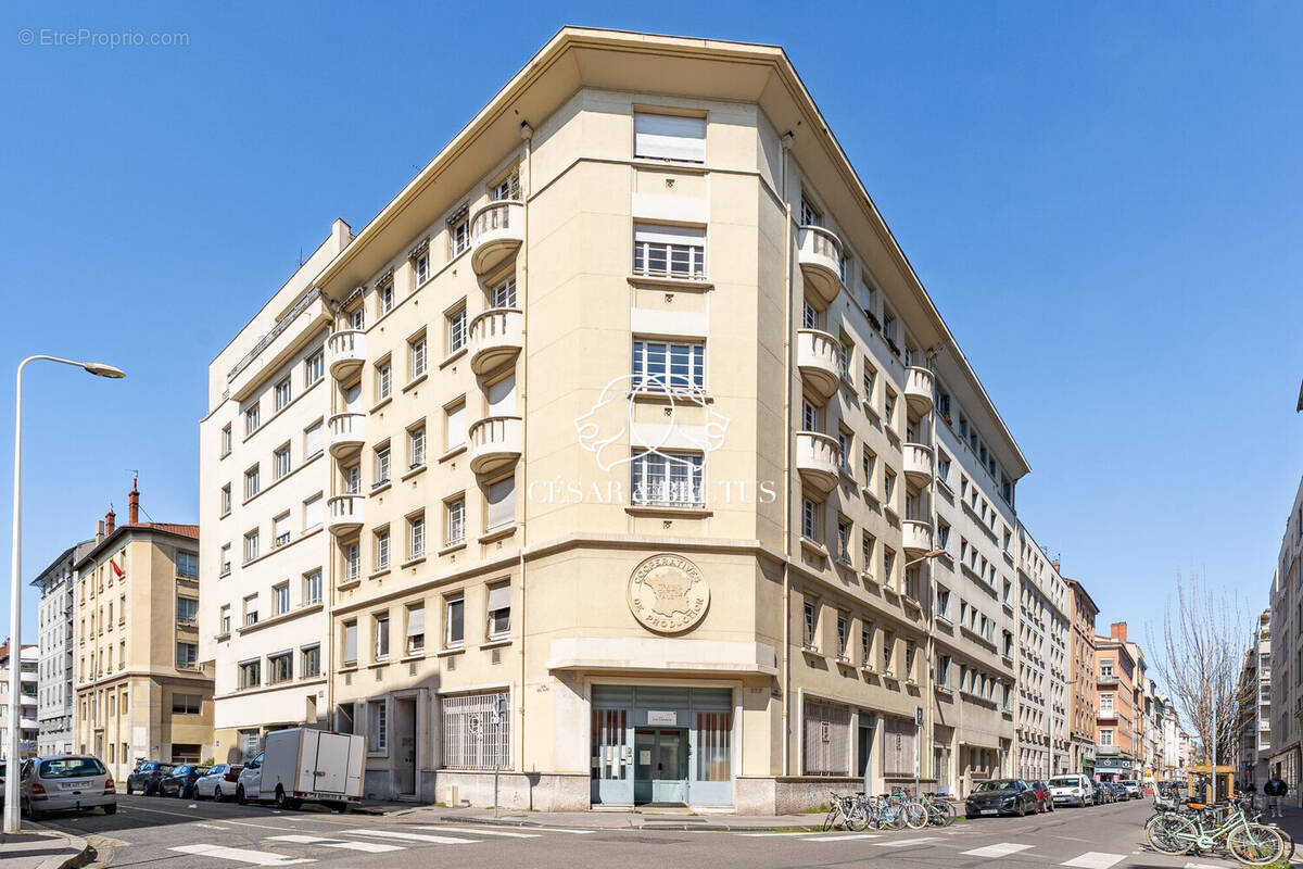 Commerce à LYON-3E