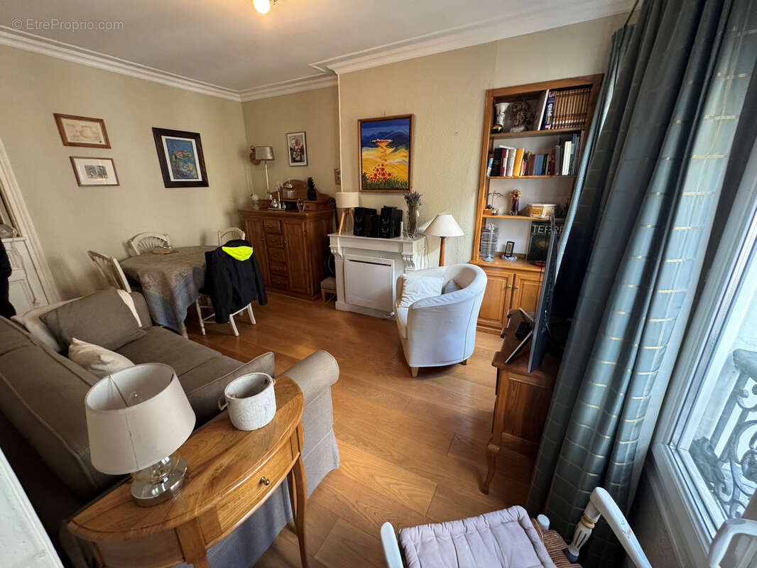 Appartement à PARIS-11E