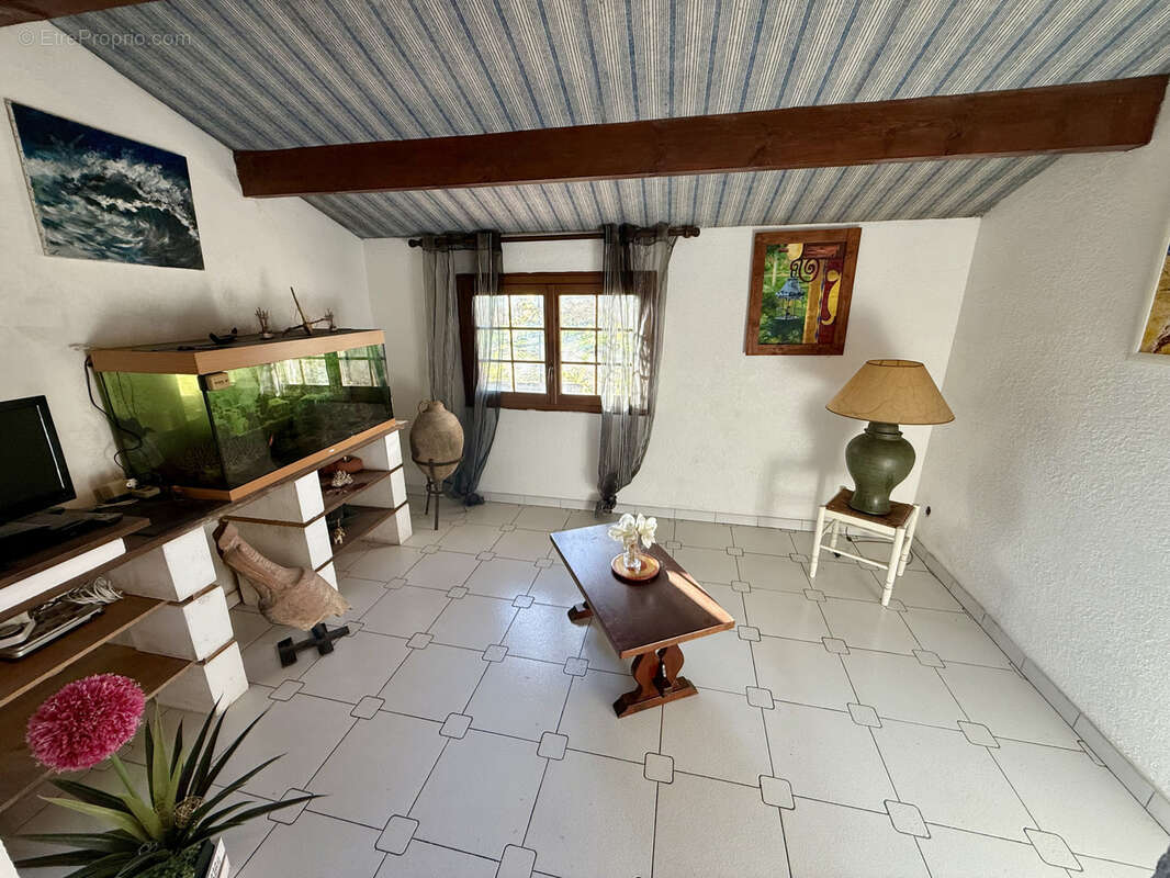 Maison à SAINT-LAURENT-D&#039;AIGOUZE