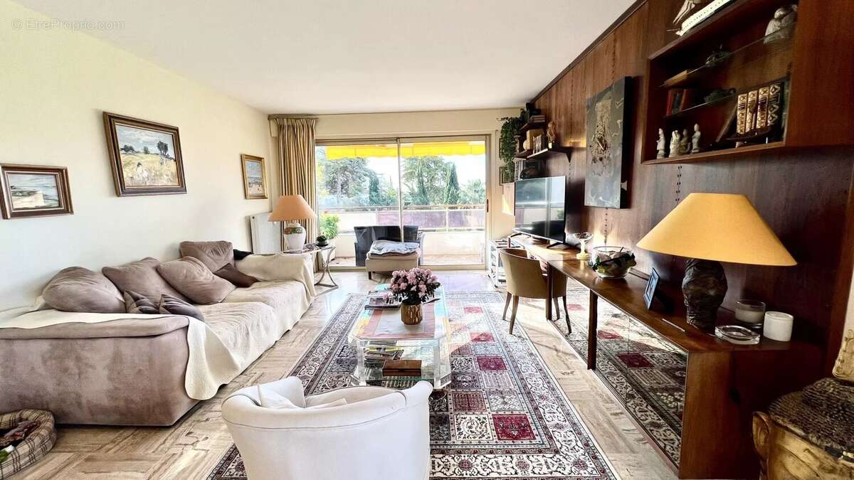 Appartement à LE CANNET