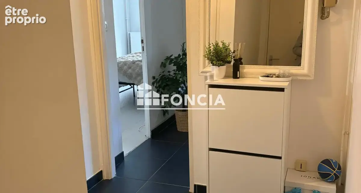 Appartement T2 avec balcon louer avec parking et cave au pied du Tram - photo 4