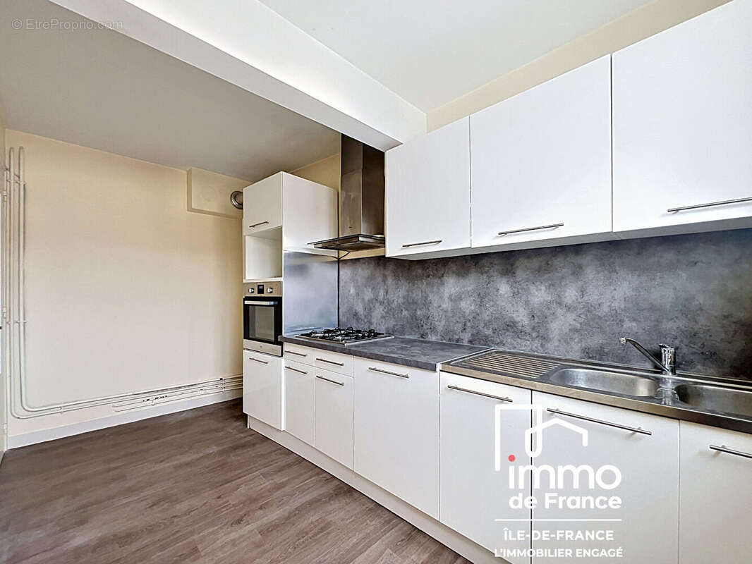 Appartement à MAINVILLIERS