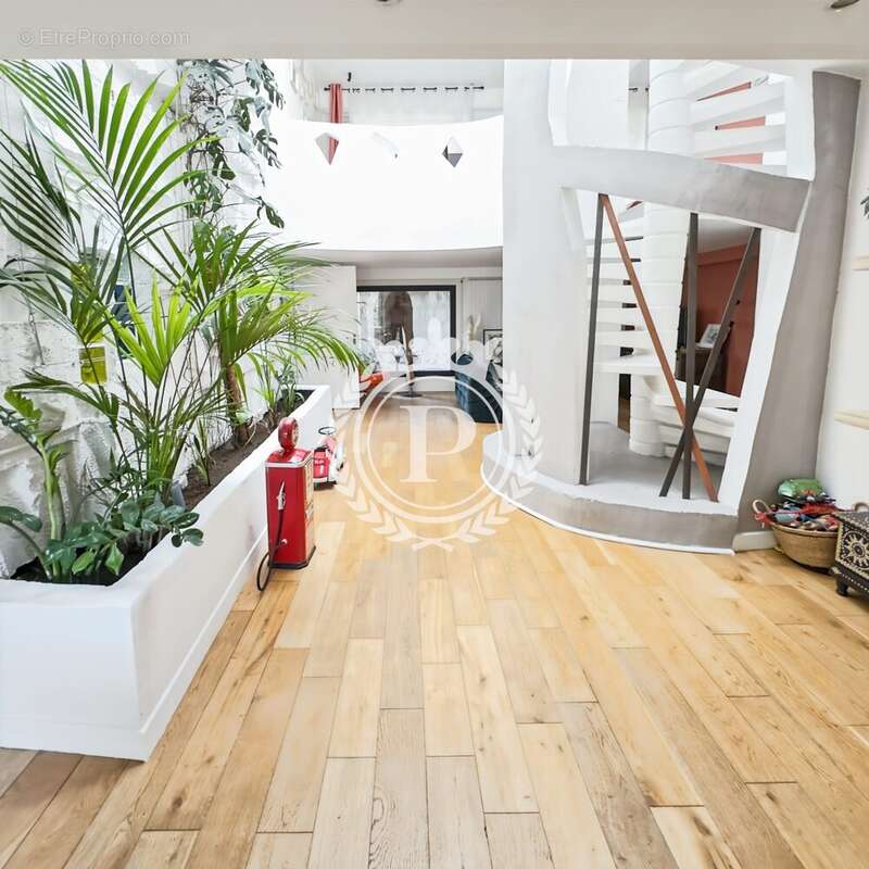 Maison à L'HAY-LES-ROSES