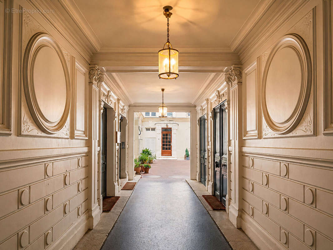 Appartement à PARIS-8E
