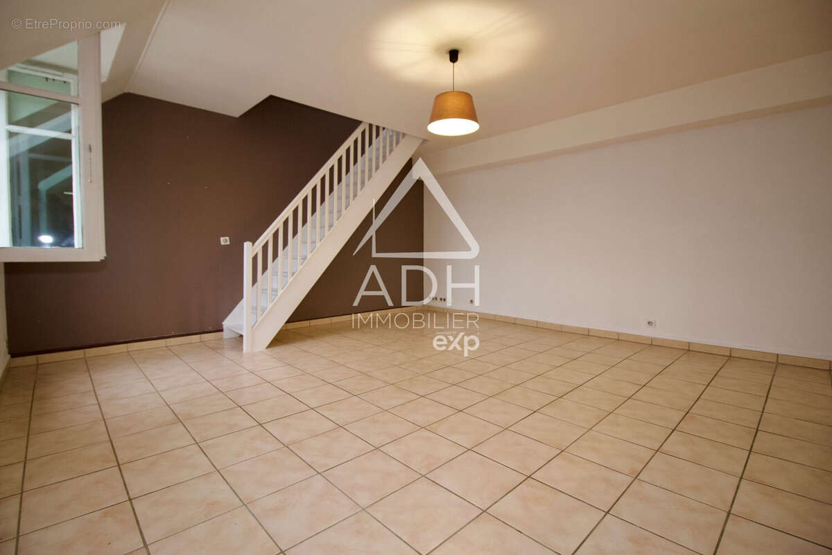 Appartement à JOUARS-PONTCHARTRAIN
