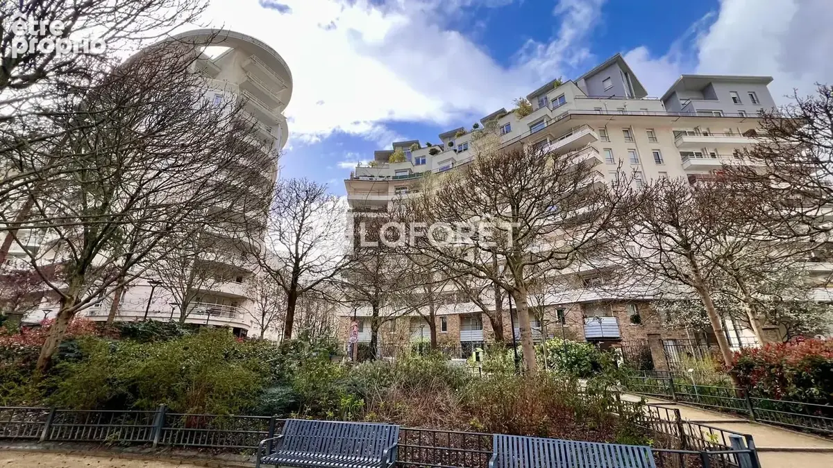 Appartement à COURBEVOIE