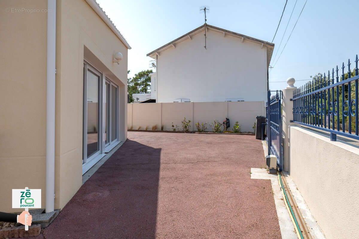 Maison à vendre à La Grière Plage   La Tranche-sur-Mer   3 chambres, jardin sans vis-à-vis, à 500 m de la plag - photo 4