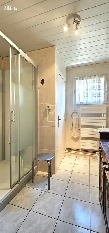 Maison 6 pièces de 132 m2 avec jardin et, garages et dépendances - photo 3