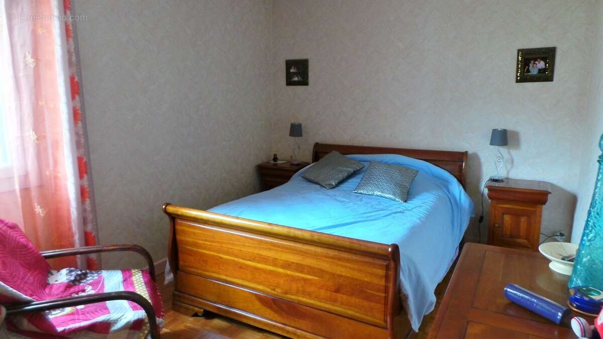 Chambre N°2 - Appartement à AIX-LES-BAINS