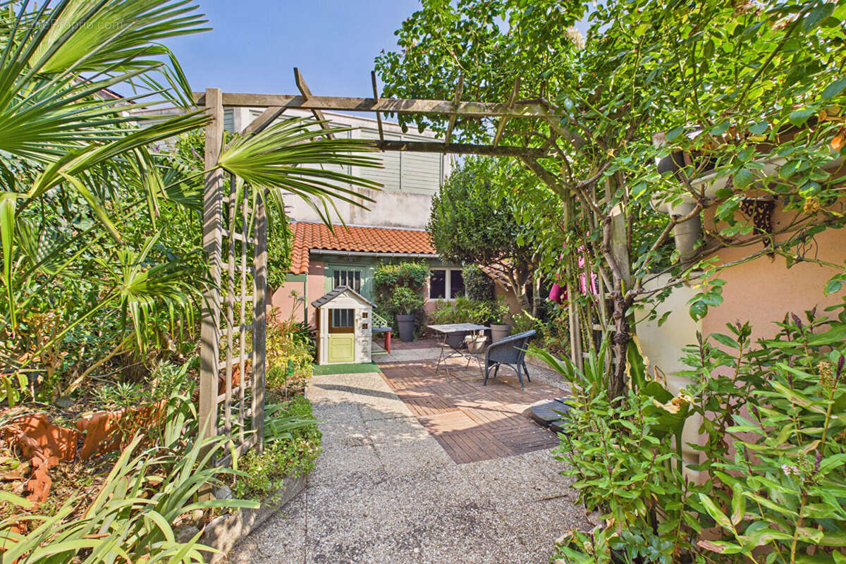 Maison dans le PENTAGONE 160 m² 3 grandes chambres - photo 13
