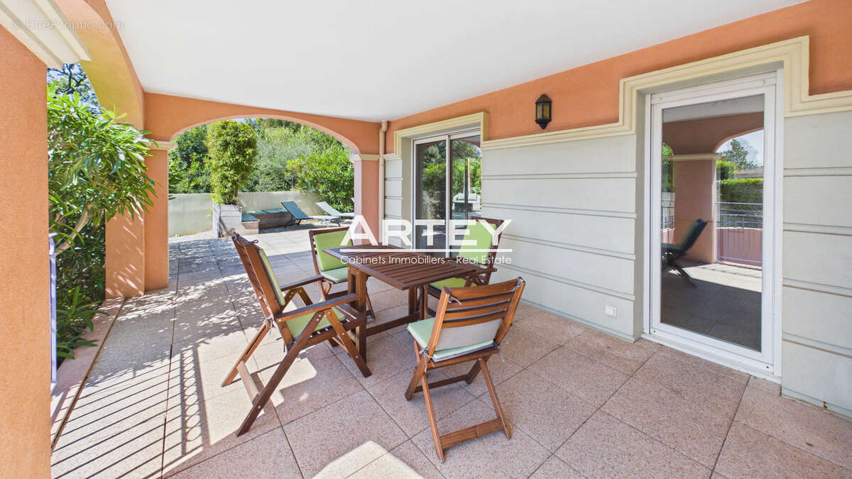 Appartement à CARQUEIRANNE