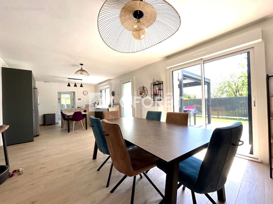Maison Noyal Muzillac 6 pièces 118 m2 - photo 2