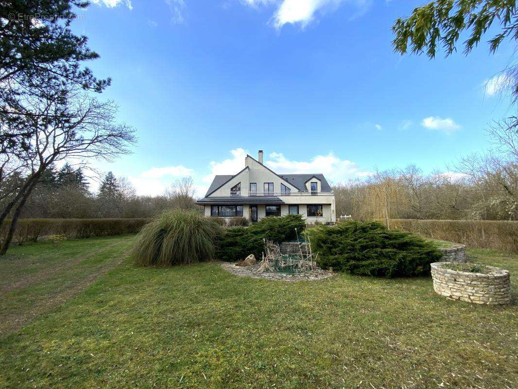 Maison à MOUSSEAUX-SUR-SEINE