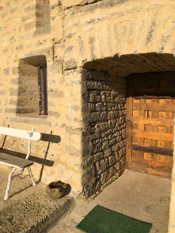 Maison à AUTHEVERNES