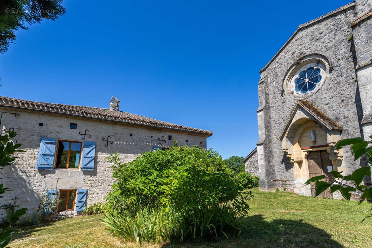 Propriété de campagne avec piscine et dépendances - photo 11