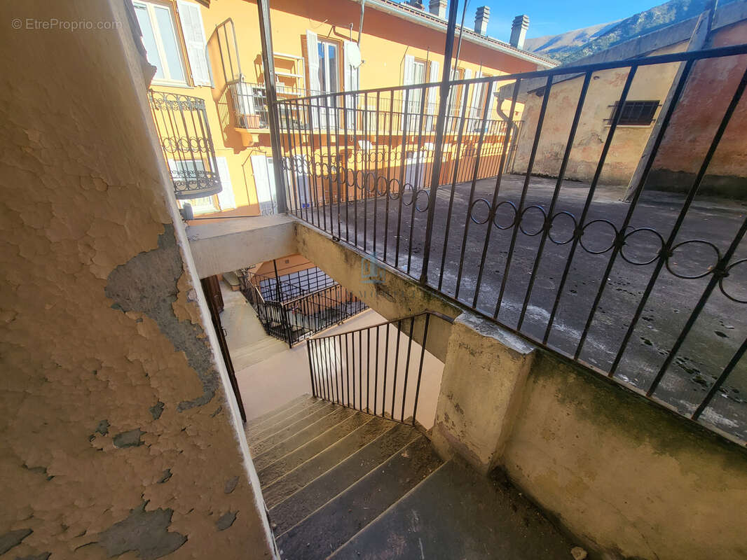 Autre à TENDE