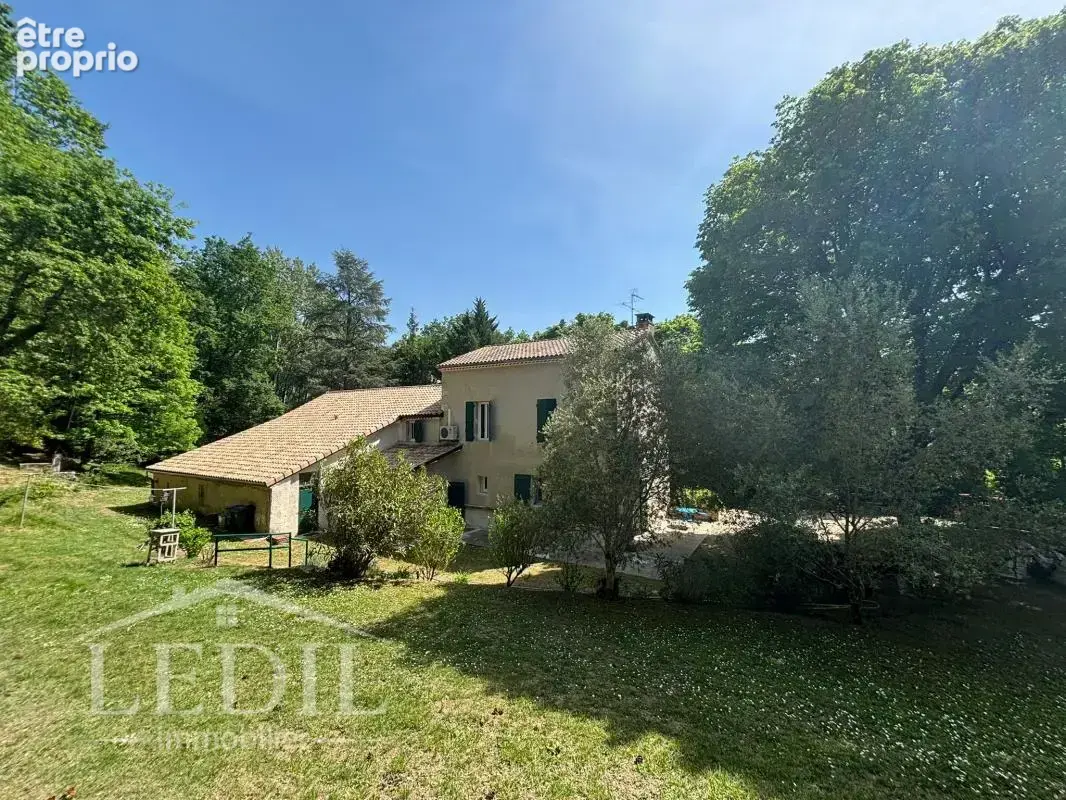 Propriété 10 pièces 324 m² - photo 3