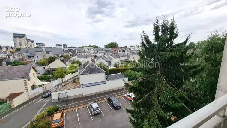 T2 à LA RICHE avec une place de parking - photo 5